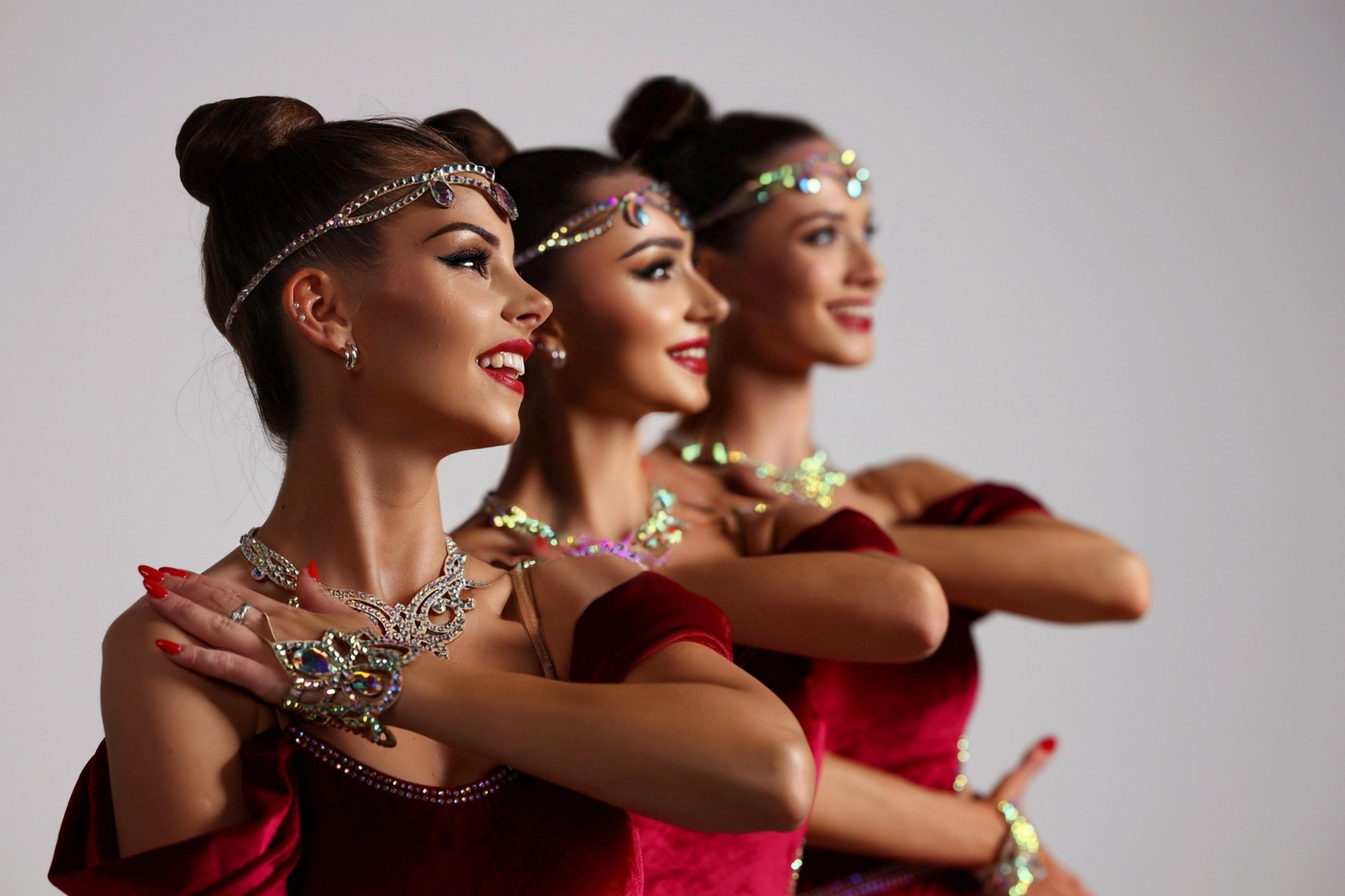 Latinas performance